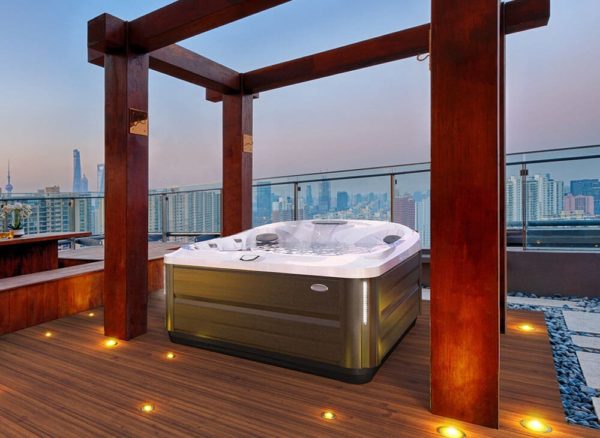 Jacuzzi J-445 Hot Tub